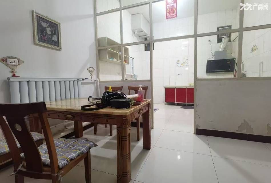 出租沧州市区北外环钢结构仓库厂房,面积500平米,水电齐全。